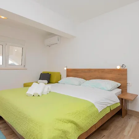 Awesome Apartment In Rogotin With Wifi *
