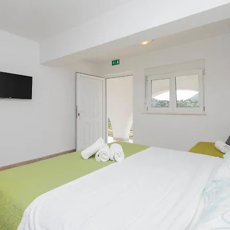 Appartement Awesome Apartment In Rogotin With Wifi *
